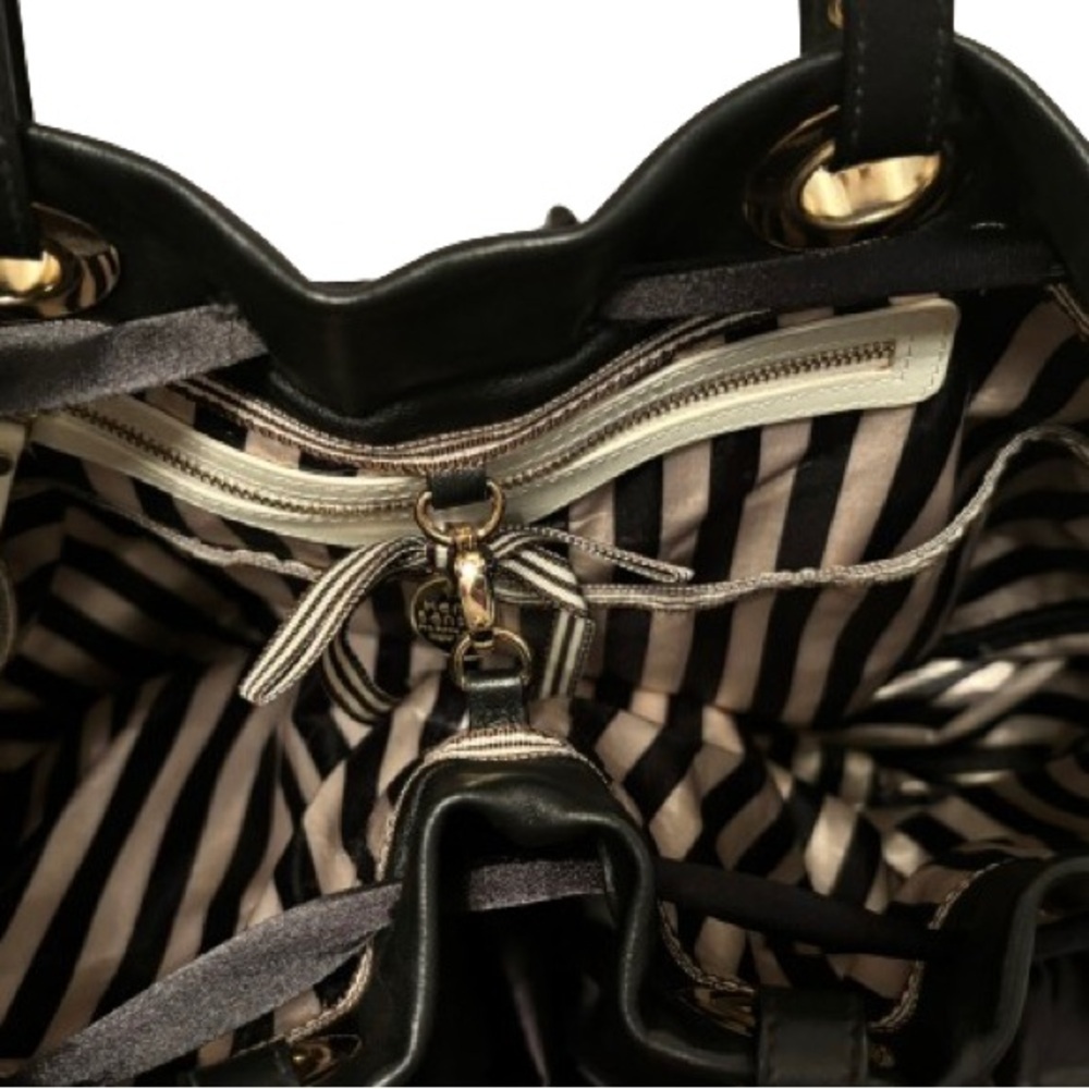Henri Bendel Oversized Drawstring shoulder bag w dustbag - Picture 6 of 8